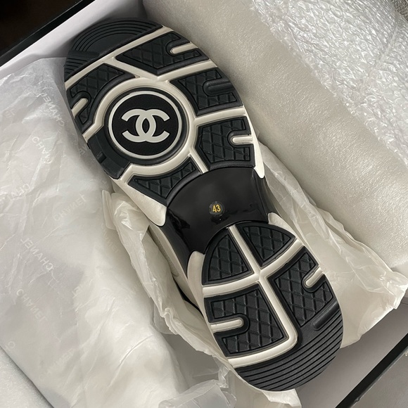 Chanel Low Top Trainer - Picture 7 of 10